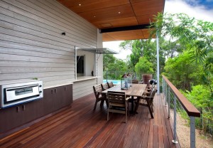 New Home Banksia Drive Noosa - Outdoor BBQ & Dining Area