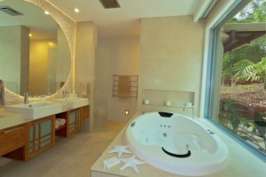 New Home Grosvenor Terrace Noosa Heads - Main Bathroom